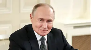 נשיא רוסיה ולדימיר פוטין בפורום הכלכלי השנתי בסנט פטרסבורג, 18 ביוני 2025