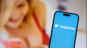 דוגמנית אונליפאנס