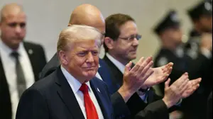 נשיא ארה"ב דונלד טראמפ, נשיא המדינה יצחק הרצוג, יו"ר הכנסת אמיר אוחנה, 13 באוקטובר 2025