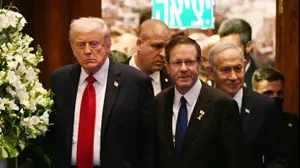 נשיא ארה"ב דונלד טראמפ, נשיא המדינה יצחק הרצוג,ראש הממשלה בנימין נתניהו, יו"ר הכנסת אמיר אוחנה, 13 באוקטובר 2025