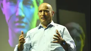 נפתלי בנט, כנס "חינוך מחדש", המרכז האקדמי לוינסקי־וינגייט, 27 באוקטובר 2025