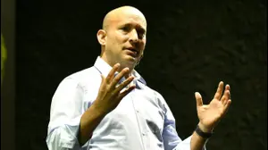 נפתלי בנט, כנס "חינוך מחדש", המרכז האקדמי לוינסקי־וינגייט, 27 באוקטובר 2025