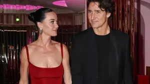 קייטי פרי וג'סטין טרודו בפריז. אוקטובר 2025