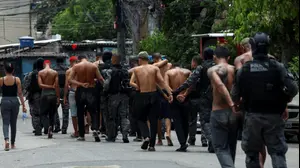 מבצע משטרתי נגד סחר בסמים בפאבלה דו פניה בריו דה ז'ניירו. 28 באוקטובר 2025