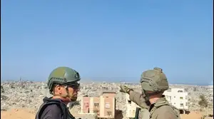 אל"מ אייל כהן, מח"ט כפיר, עם אמיר בוחבוט, ח'אן יונס, 26 באוקטובר 2025