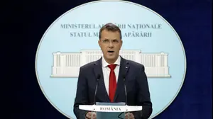 שר ההגנה של רומניה, יונוט מוסטיאנו