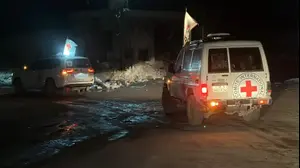 רכבי הצלב האדום בעיר עזה לאחר מסירת החטוף, 4 בנובמבר 2025