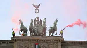 דגל פלסטין שנתלה על שער ברנדנבורג בברלין

13 בנובמבר 2025