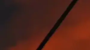 דיווחים בלבנון על תקיפת כלי רכב על ידי חיל האוויר במחנה הפליטים הפלסטיני עין אל-חילווה בדרום המדינה.