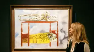 היצירה "החלום (המיטה)" של פרידה קאלו, בית המכירות סותבי'ס, לונדון, בריטניה, 19 בספטמבר 2025