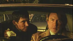 דניאל קרייג, ג'וש אוקונור בסרט "רצח כתוב היטב: התעורר, איש מת"