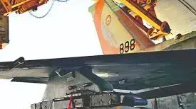 פצצת ברד חד על מטוס אף-16 של חיל האוויר