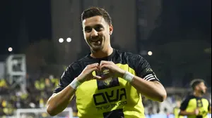 ירדן שועה שחקן בית"ר ירושלים חוגג שער