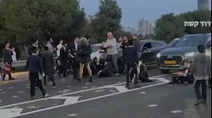 כביש 4 נחסם בעקבות הפגנת חרדים. 8 בדצמבר 2025