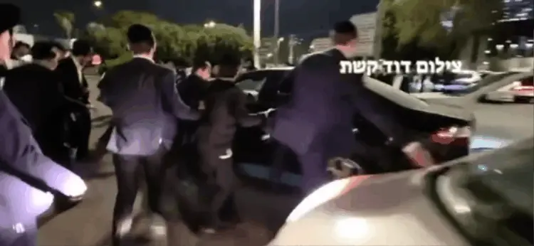 חשד לדריסה במהלך הפגנת החרדים נגד חוק הפטור מגיוס בבני ברק