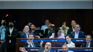 ראש הממשלה בנימין נתניהו בדיון 40 חתימות במליאה - בנושא קריסת מעמדה הבינלאומי של מדינת ישראל. 8 בדצמבר 2025