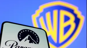 פרמאונט רוצה לרכוש את WB