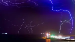 ברקים מול חוף אשדוד