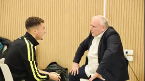 השר במשרד המשפטים, דודי אמסלם, בסדנה עם שחקני הנוער של בית"ר ירושלים