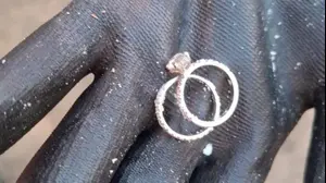 טבעות יהלום בשווי 30 אלף שקלים נזרקו לזבל והוחזרו במבצע מיוחד