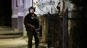 שוטר אמריקני לאחר הירי באוניברסיטת בראון, 12 14 בדצמבר 2025