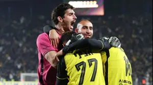 מיגל סילבה ושחקני בית"ר ירושלים חוגגים