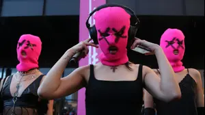 מופע מחאה של חברות פוסי ריוט, ברלין, גרמניה, 4 ביולי 2024