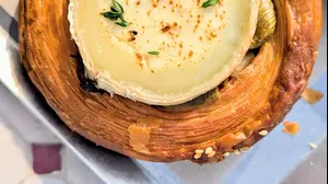 ג'ולאן בייקרי, מתחם דפנה'לה, קיבוץ דפנה