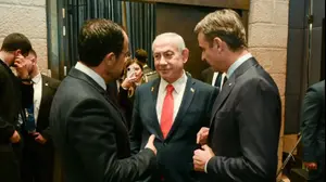 ראש הממשלה בנימין נתניהו, ראש ממשלת יוון קיריאקוס מיצוטאקיס ונשיא קפריסין ניקוס כריסטודולידיס מקיימים כעת פגישה משותפת במסגרת הפסגה המדינית בירושלים.