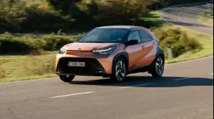 טויוטה אייגו X היברידי