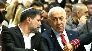 רה"מ בנימין נתניהו, שר האוצר בצלאל סמוטריץ',טקס הארכת הקו האדום של הרכבת הקלה לראשון לציון, 25 בדצמבר 2025