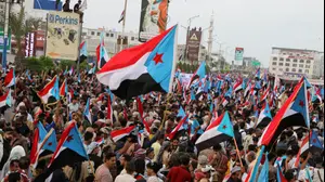 תומכי מועצת המעבר הדרומית בהפגנה בעדן, תימן, 21 בדצמבר 2025