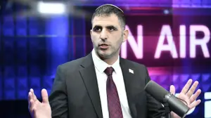 שר התקשורת שלמה קרעי בראיון ל"תיקטוק" 29.12.2025