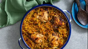 עוף, אורז וירקות בתבנית אחת של אינס שילת ינאי