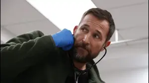 נואה וויילי בסדרה "הפיט" (The Pitt)