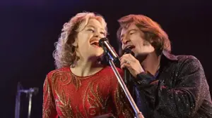 יו ג'קמן, קייט הדסון, מתוך הסרט "שיר מריר מתוק"