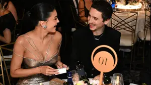 קיילי ג'נר וטימות'י שאלאמה בטקס גלובוס הזהב, ינואר 2026