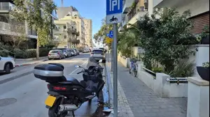 האופנוע של ניר קיפניס