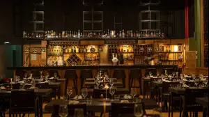 מסעדת לוספר, מלון Oaks, בוקעתא