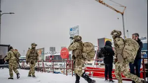 חיילים דנים בנמל בנואוק, גרינלנד, 18 בינואר 2026