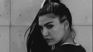 רזיה ג'אנבז, שחקנית כדוריד איראנית שהביעה מחאה נגד השלטונות