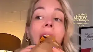 קורטני קוק ביילס, מורה אמריקנית שכבשה את הרשת עם מתכון של בטטה ממולאת בגבינה