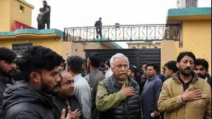 זירת פיגוע במסגד שיעי באסלאמאבאד, פקיסטן, 6 בפברואר 2026