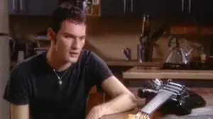 נימרוד לב מתוך הקליפ לשירו "ימים טובים"