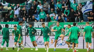 שחקני מכבי חיפה בחימום