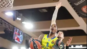 שחקן מכבי תל אביב לוני ווקר