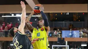 שחקן מכבי תל אביב אושיי בריסט