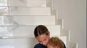 קייט פרדיננד, אשתו של ריו, מתגוננת מפני טילים בדובאי