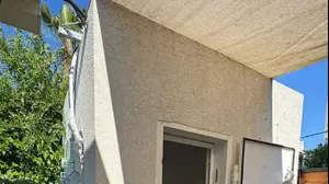 מיגונית בחצר בית בתל אביב