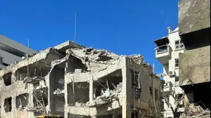 זירה פגיעת רסיסי הטילים האיראנים בתל אביב.